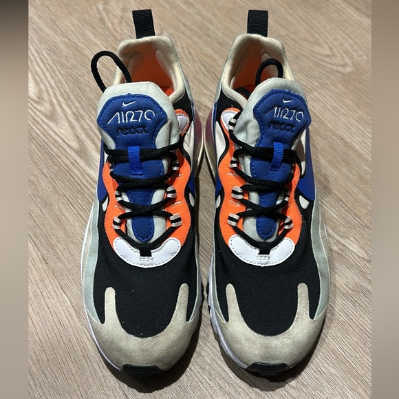 Women’s Nike AirMax 270 React - Picture 3 of 4